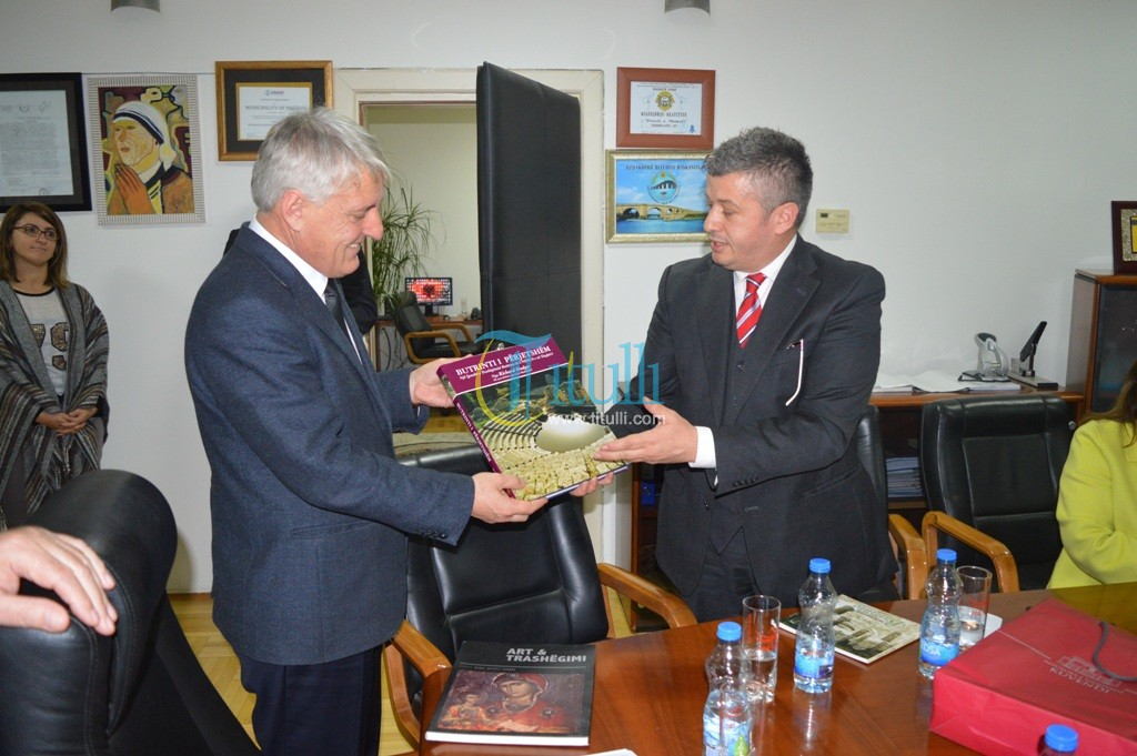 Delegacioni nga Shqipëria njihet për së afërmi me problemet në Luginë (Foto & Video)