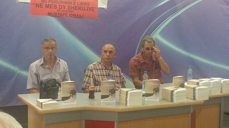 Preshevë: Promovohet libri "Në mes dy shekujve" i autorit Mustafë Ismaili