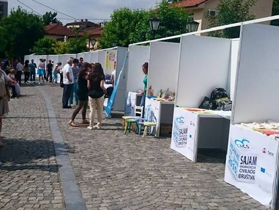 Shoqëritë civile mbajnë panairin në Vranjë (Foto)