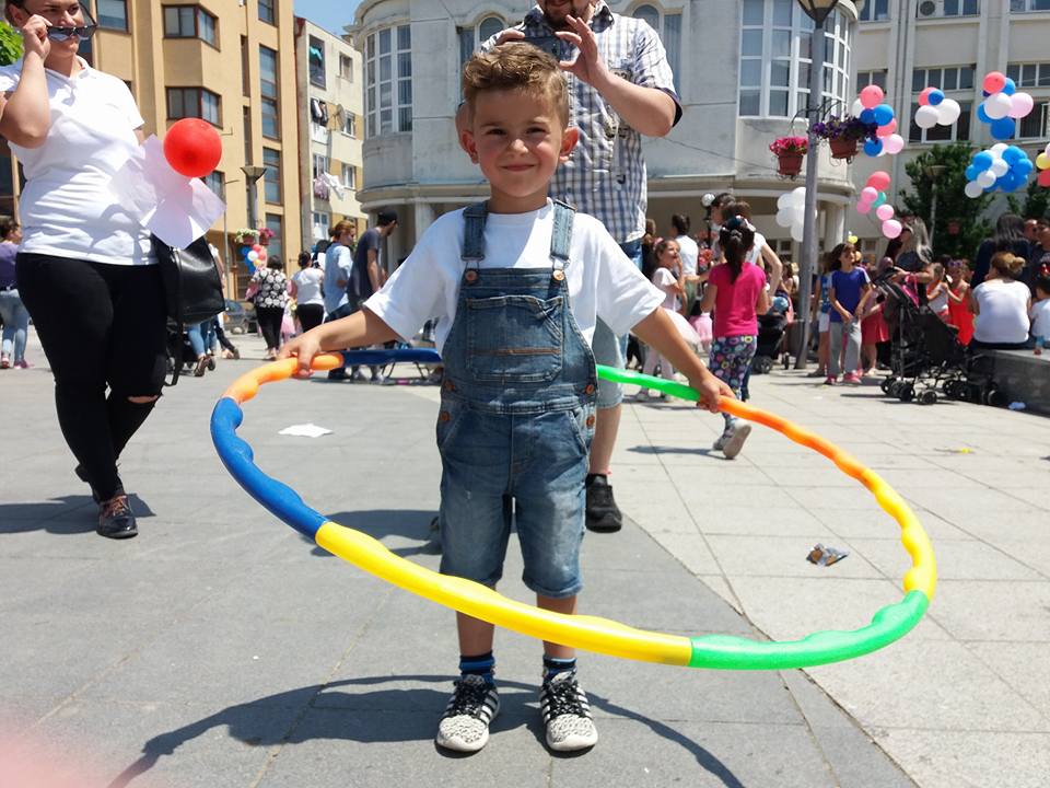 1 qershori gëzoi edhe fëmijët në Preshevë (video)