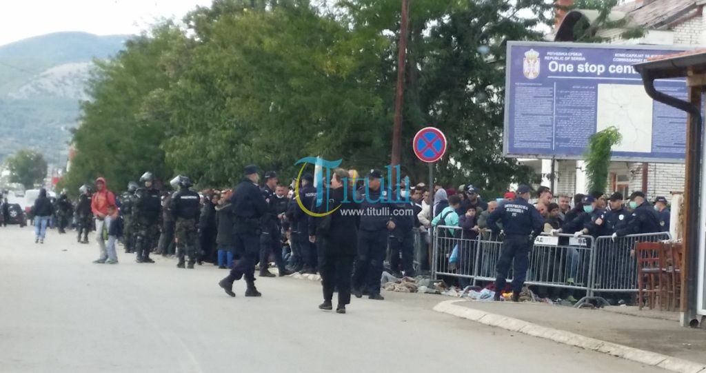 Pengohet trafikimi në Miratoc, mijëra refugjatë në Qendrën për pranim (Foto)