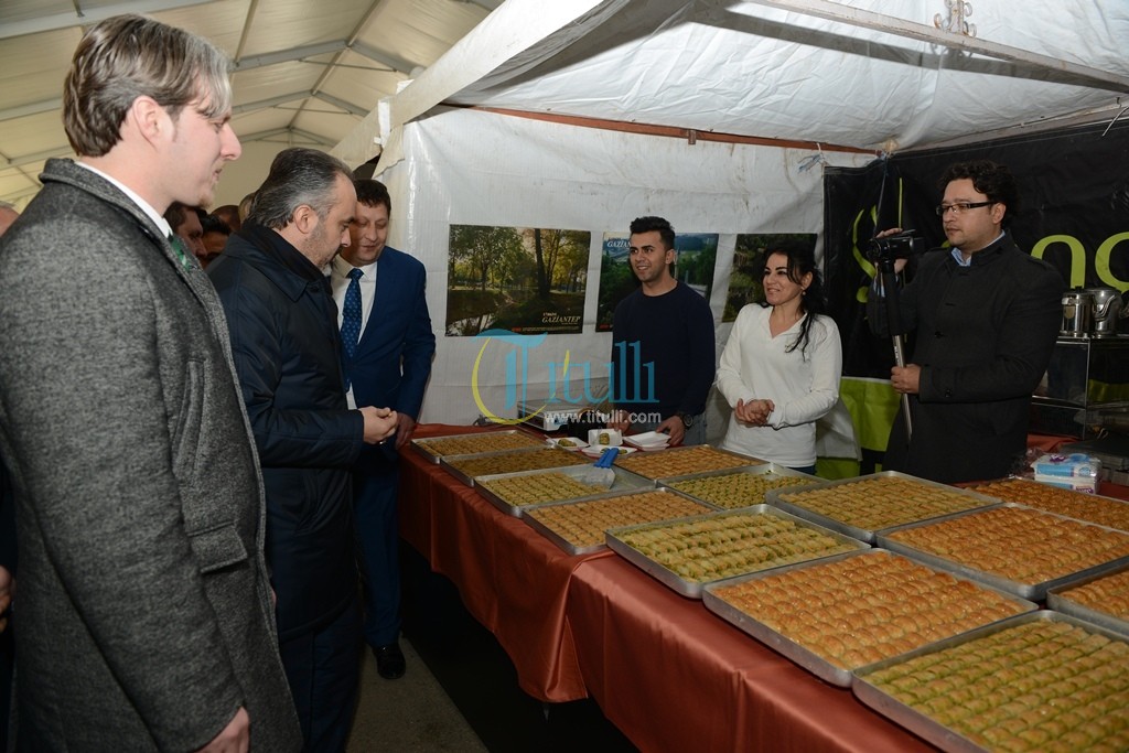Delegacioni nga Presheva troket në biznesin e Turqisë, Arifi shijon bakllavanë me fëstek 