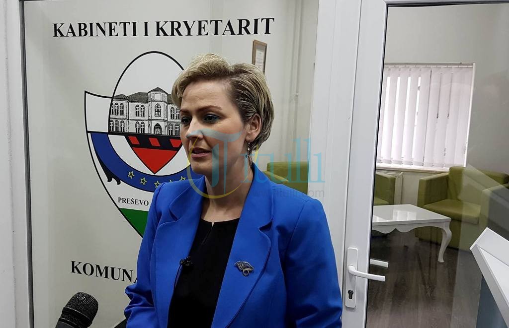 Ardita Sinani zgjidhet kryetare e komunës së Preshevës (video)