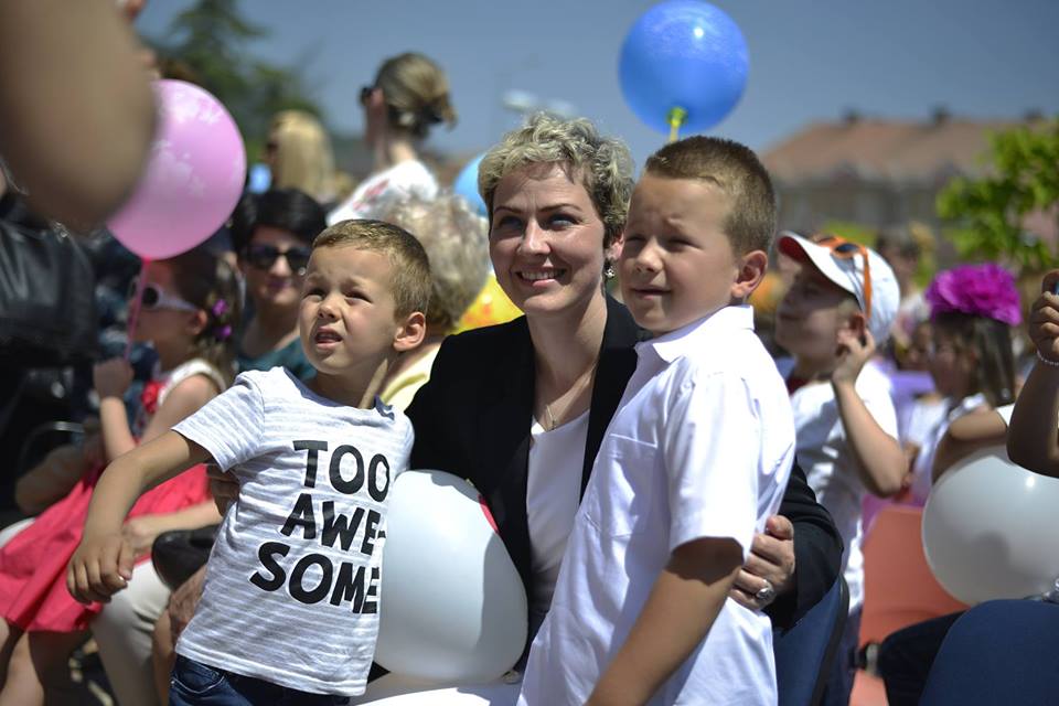 Ardita Sinani: Gëzim i madh për nxënësit e shkollave fillore dhe të mesme të komunës së Preshevës