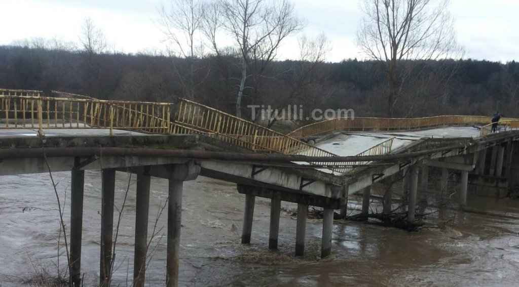 Dorëzohet ura para forcës së lumit Morava (Foto)