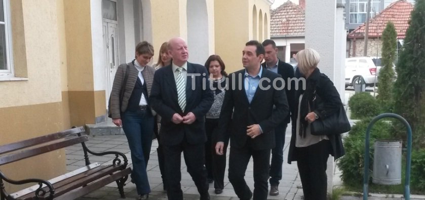 Ministri në Preshevë, nikoqiri Mustafa nuk e pret?! (foto)