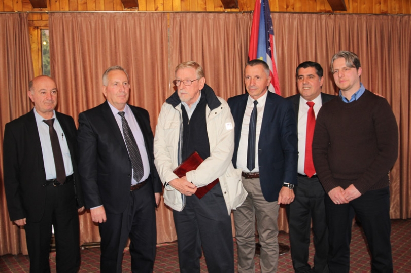 Walker takohet me përfaqësuesit shqiptarë të Luginës së Preshevës