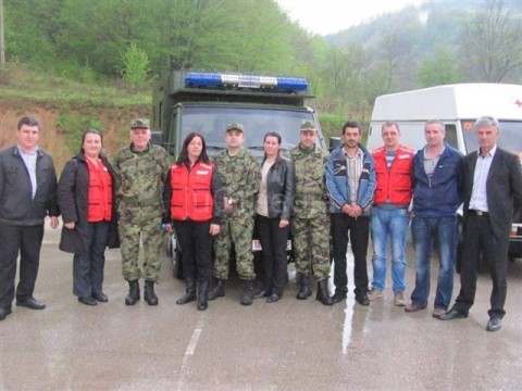 Ushtria merr aksion në Medvegjë, por këtë rast për të ndihmuar banorët (foto)