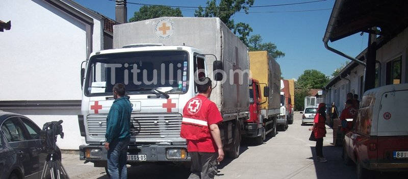 Nga Kryqi i Kuq në Bujanoc nisen pesë kamionë me ndihma (foto)
