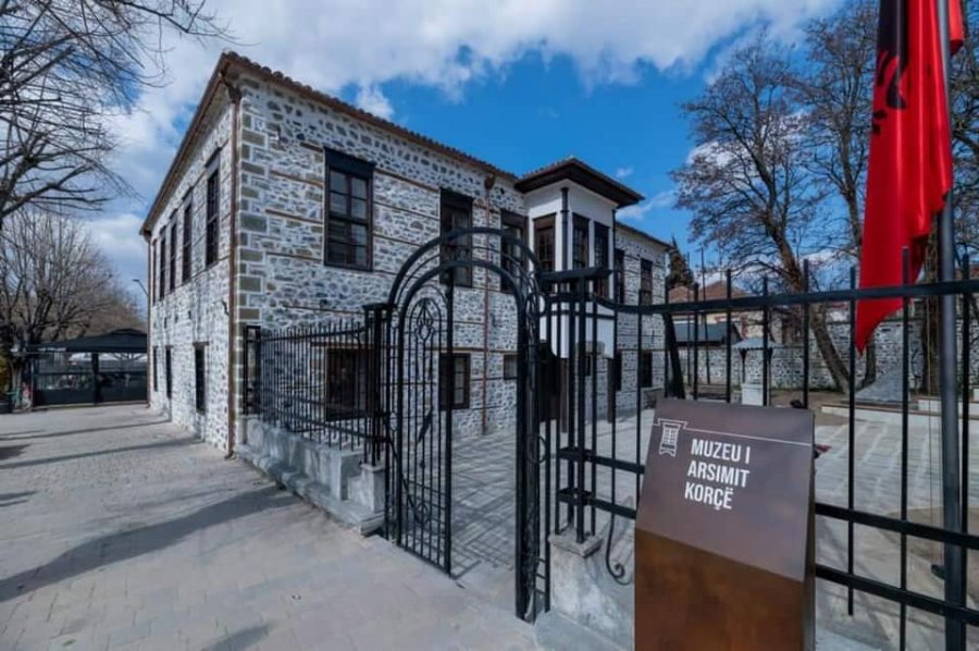 Rihapet për vizitorë Muzeu i Arsimit në Korçë